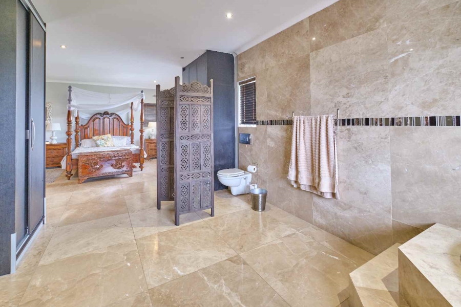 4 Bedroom Property for Sale in Flamingo Vlei Western Cape